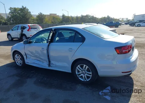 2017 Volkswagen Jetta 1.4T S z USA, uszkodzony, nr VIN 3VW2B7AJ7HM246875